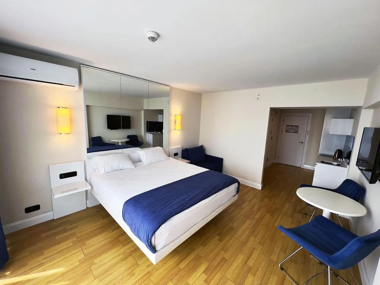 Orbi City Apartments Batumi 0*,